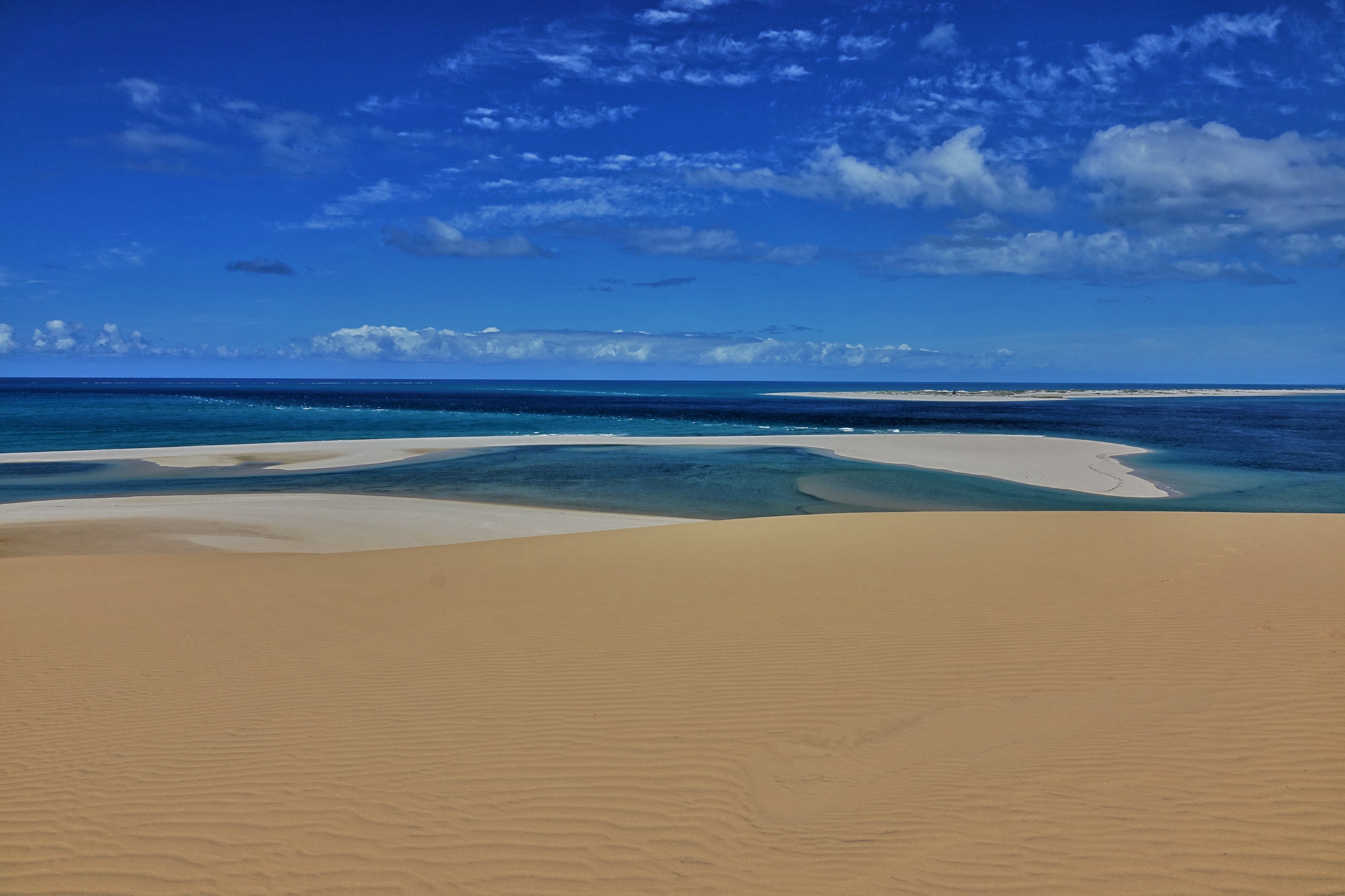 Bancs de sable et lagon sur la côte du Mozambique